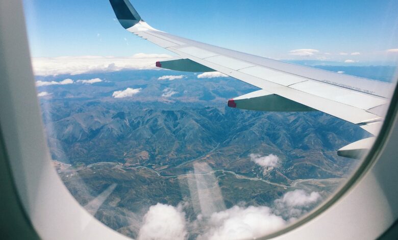 Como tirar fotos da janela de um avião (6 dicas)